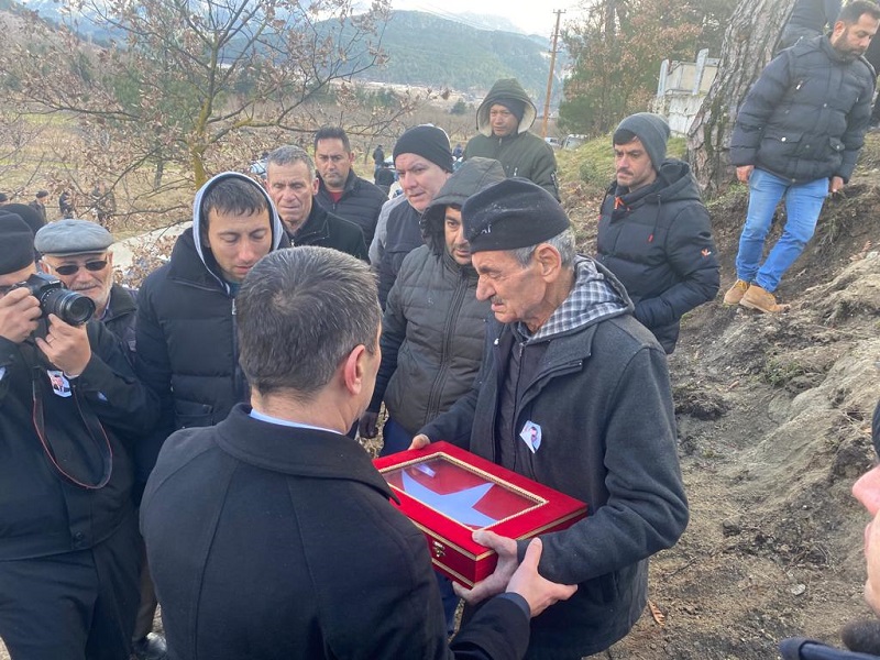 Depremde Vefat Eden J Astsb Üçvş Mustafa Mercan Ve Ailesi Dualarla Ebediyete Uğurlandı