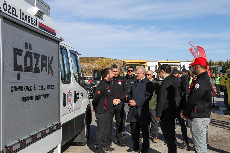 Valimiz Doç. Dr. Ömer TORAMAN,  ÇÖZAK Arama Kurtarma Aracında İncelemelerde Bulundu 