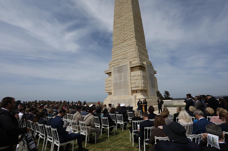 Çanakkale Kara Savaşları’nın 110. Yıldönümünde Fransız Askeri Mezarlığı ve İngiliz Anıtı’nda Anma Töreni Yapıldı