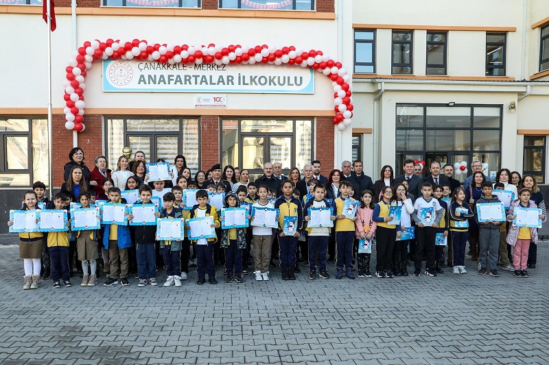 Valimiz Doç. Dr. Ömer TORAMAN , Anafartalar İlkokulu'nda Öğrencilerin Karne Heyecanına Ortak Oldu